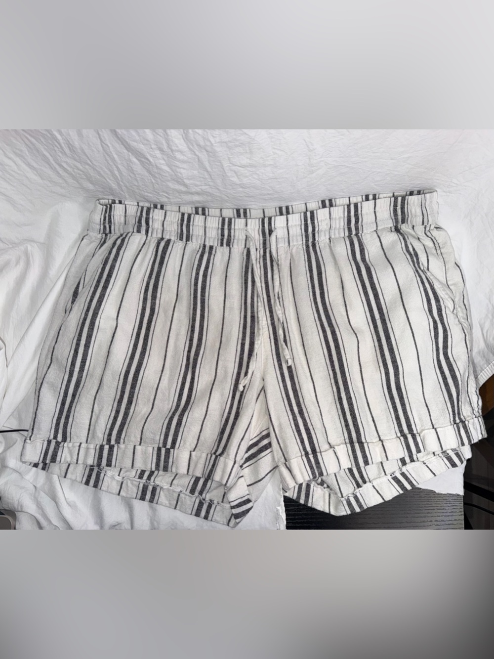 Old Navy Striped Linen-Blend Pull-On Shorts (XL)